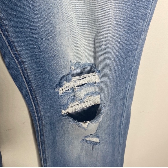 KanCan Mid Rise Distressed Exposed Button fly Flare jeans light wash size 31 - Picture 8 of 13